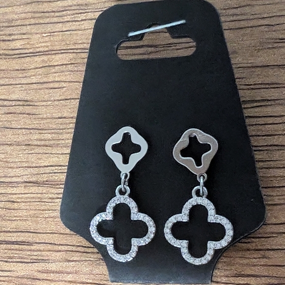 2.00Ct Round Cut Lab-Created Diamond Clover Dangle Earring 14K White Gold Plated - Picture 4 of 5